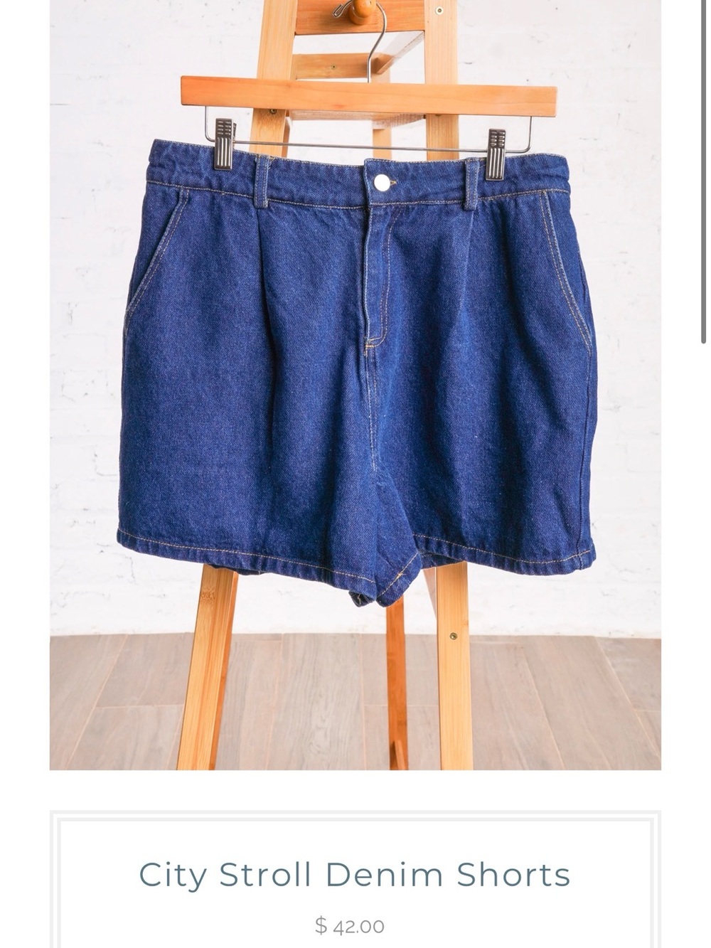 NWT High Waisted denim shorts (size small)!